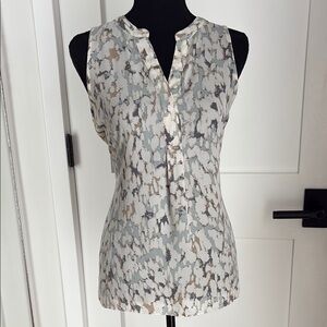 Women's Sleeveless Patterned Top